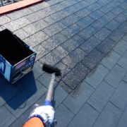 屋根塗装の目的とは？役割や塗料の種類、費用相場まで徹底解説！