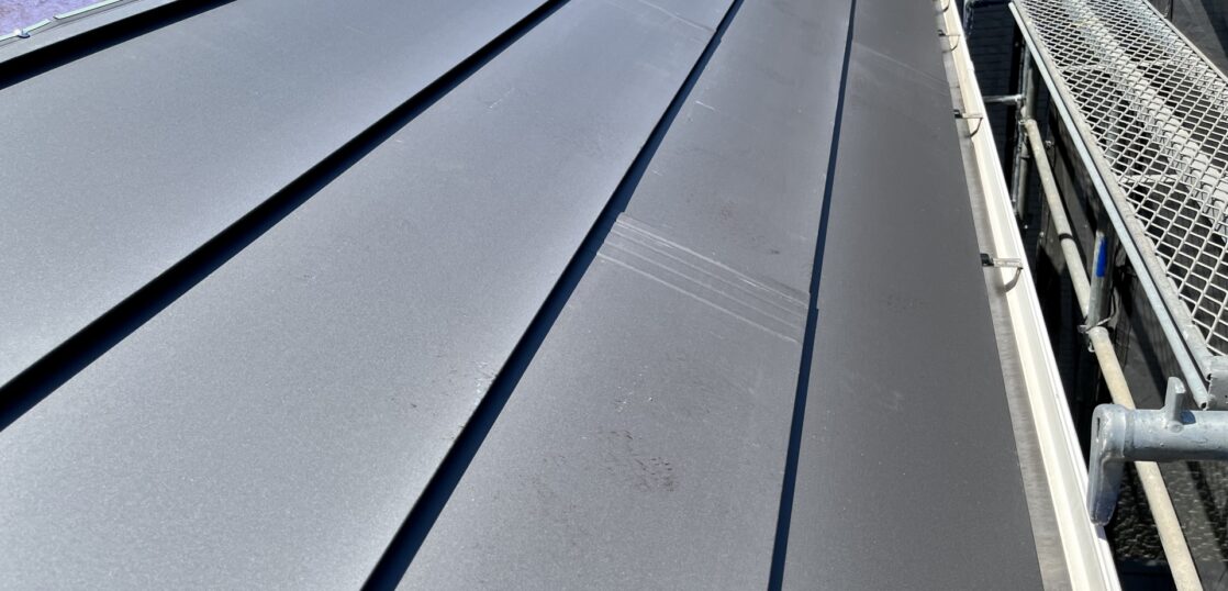 屋根カバー工法はガルバリウム鋼板がおすすめな理由をプロが徹底解説！