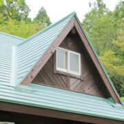 ガルバリウム鋼板屋根の横葺きとは？特徴と後悔しない選び方まで徹底解説！