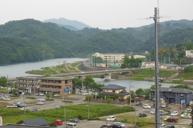 山梨県上野原市で屋根修理を検討中の方へ｜費用相場や業者選びのポイントを徹底解説！