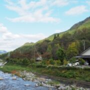 山梨県道志村で屋根修理をするなら？費用相場や補助金、業者選びのポイントを解説