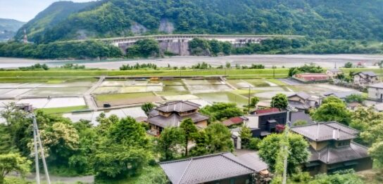 山梨県南部町で屋根修理を検討中の方へ｜費用相場・補助金・信頼できる業者の選び方を解説！