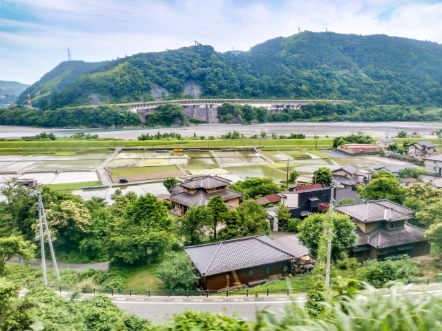 山梨県南部町で屋根修理を検討中の方へ｜費用相場・補助金・信頼できる業者の選び方を解説！