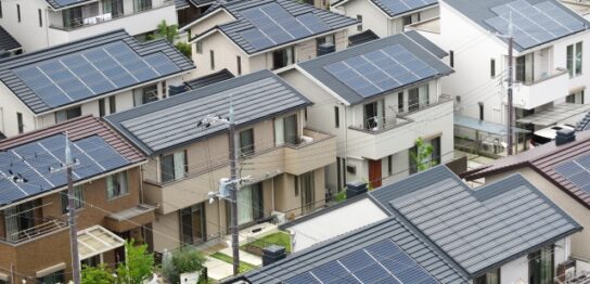 太陽光発電と屋根のトラブル事例と対策を徹底解説