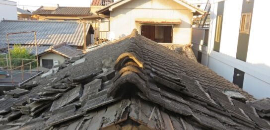 瓦屋根は台風に弱い？被害事例から対策・修理方法まで徹底解説！